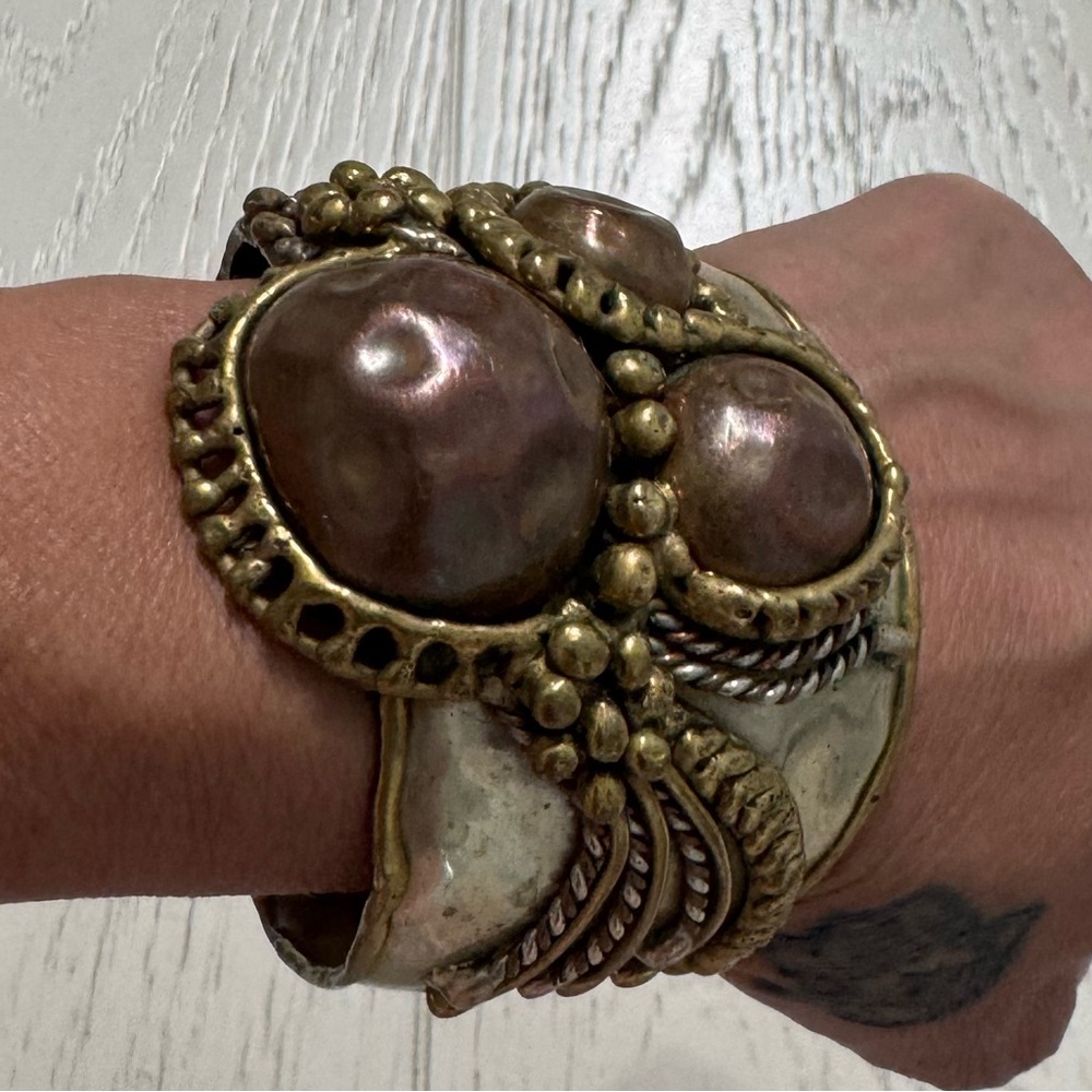 Elegant Gold and Brown Bracelet